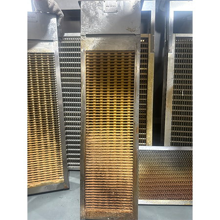 700S 冷凝器 清洗前1.jpg